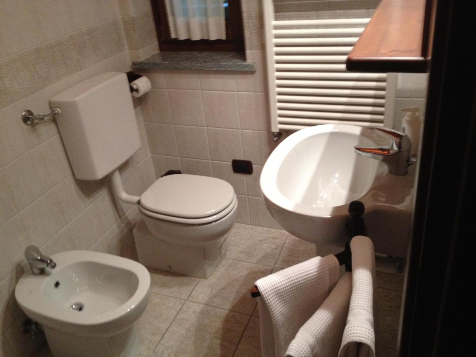 Masoun Dou Caro Hotel Pont-Saint-Martin Room photo