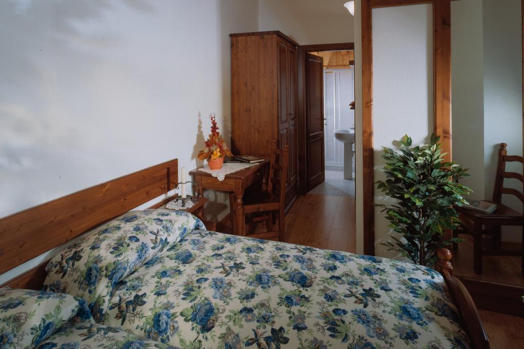 Masoun Dou Caro Hotel Pont-Saint-Martin Room photo